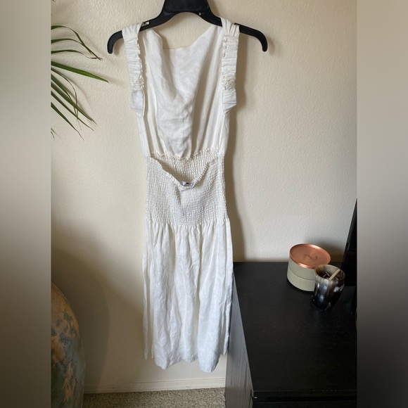SIR. The Label Women’s Smocked Linen Open Back Dress Size 1 Resortwear Vacation - Picture 3 of 7